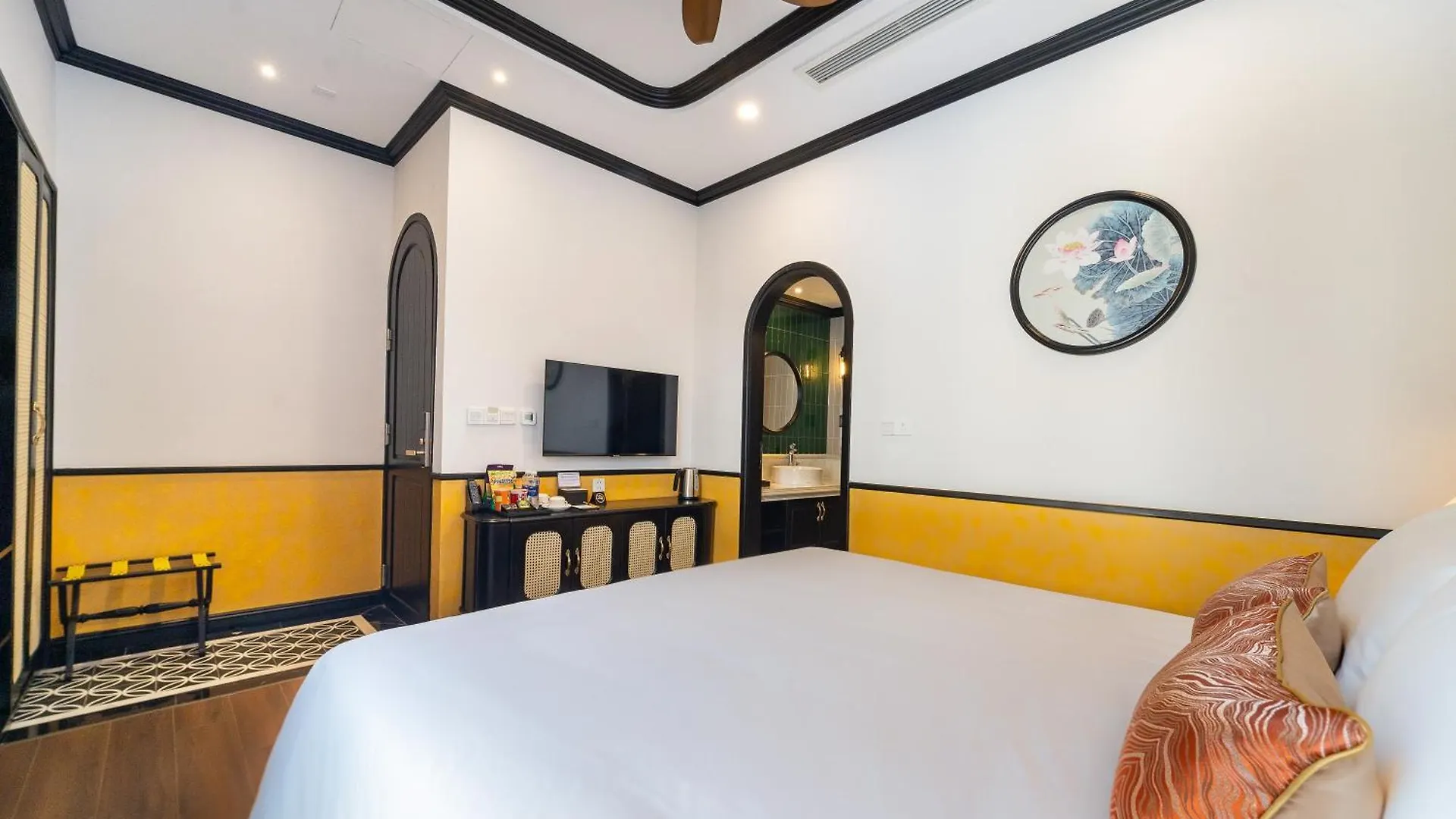 Yzistel Hoi An Hotel 4*,